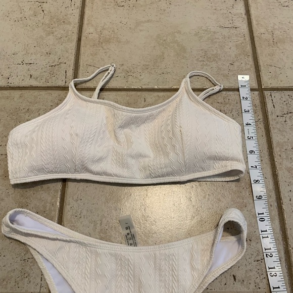 💙 Cream Textured Bikini Swimsuit Set Size L with Pearl Body Chain - Picture 3 of 10